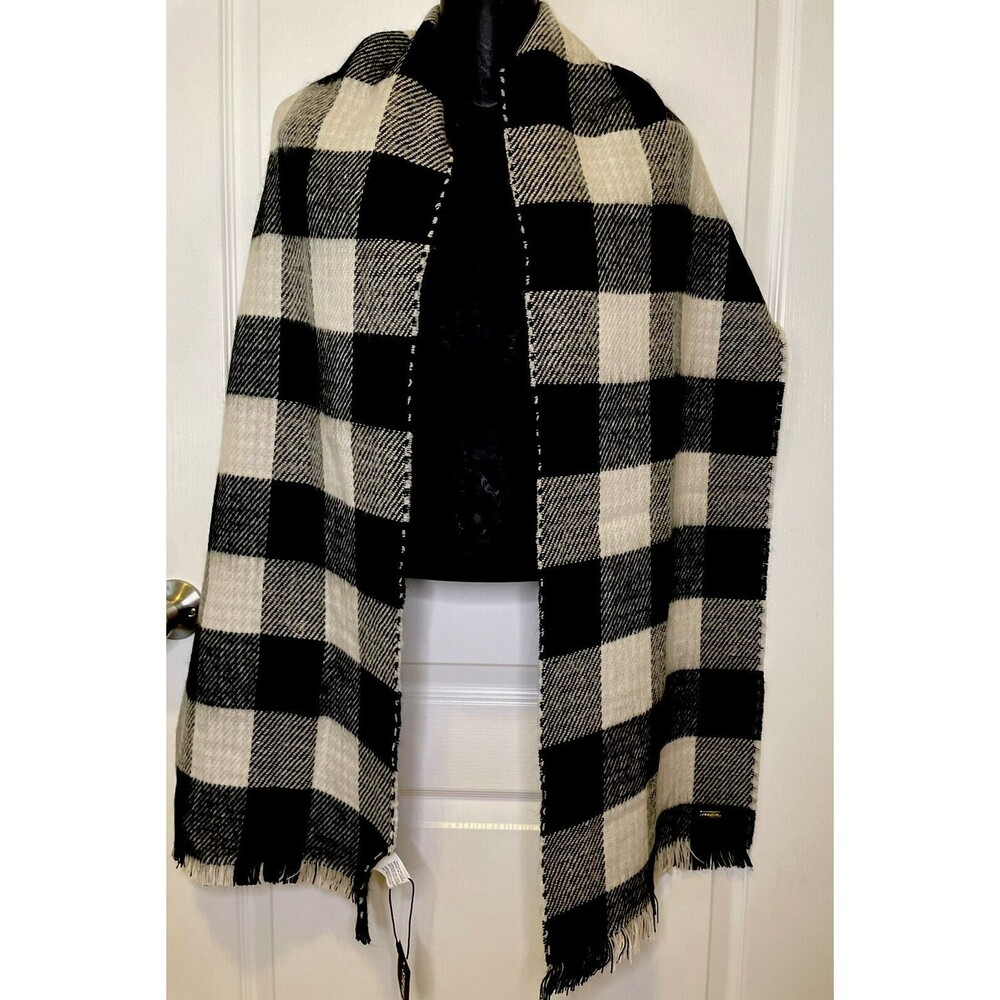 NWT Steve Madden Cozy Knit Boho Plaid Scarf Black and White